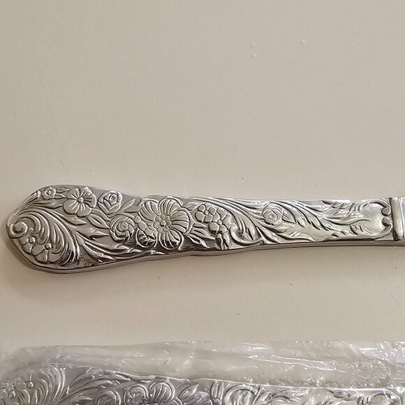 Reed Barton Flora Steak Knives 9.5" set/4 stainless embossed flowers chintz - Picture 7 of 8